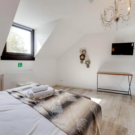 Cozy Nest, Cleaning Included Apartment
